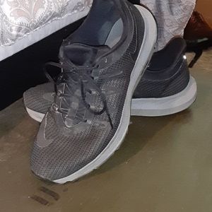 Men's Nike tennis shoes